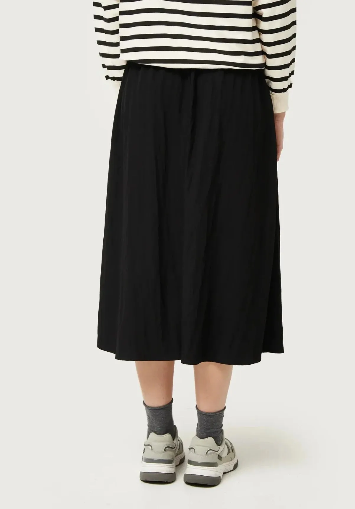 Ray Drawstring Midi Skirt in Black