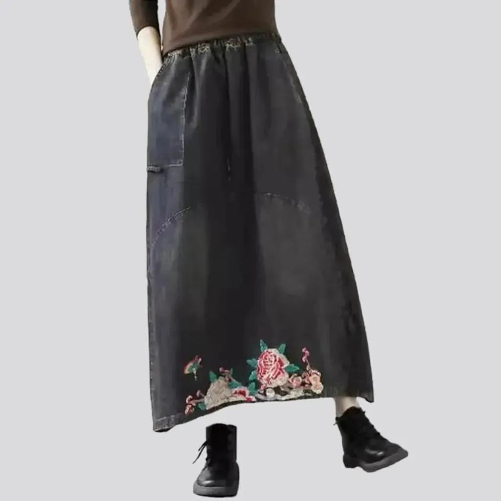 Sanded flowery women's jeans skirt