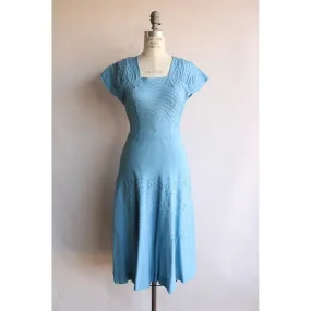 Vintage 1940s 1950s Dress / Sky Blue Woven Cotton  with Keyhole Back